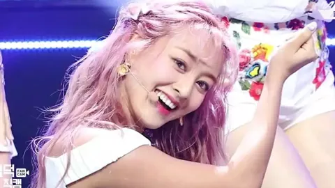 荣威M7DMH长续航混动家轿